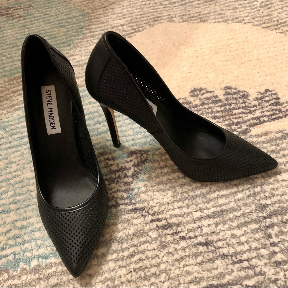 Steve Madden Black heels
